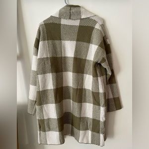 Boutique green cardigan Size Medium